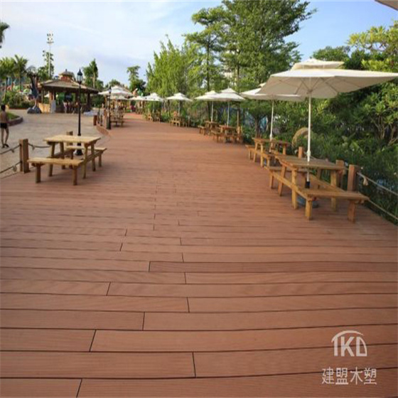 塑木材料在太原市户外园林景观中设计中一些需要的注意点