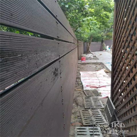 太原市木塑厂家浅析塑木地板和防腐木地板的区别有哪些？